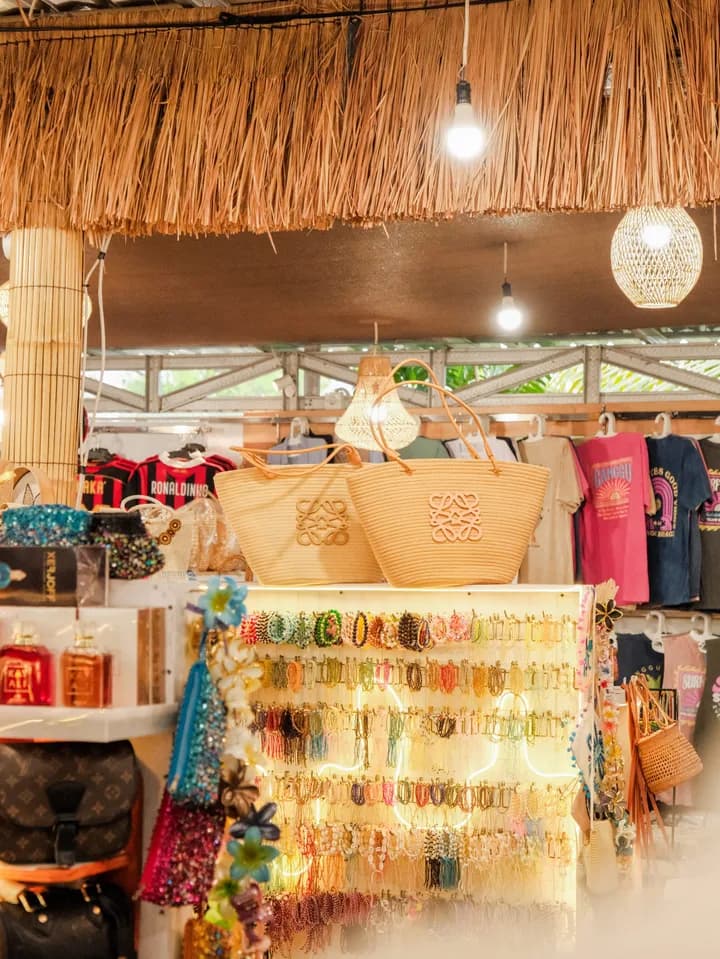Resort clothing