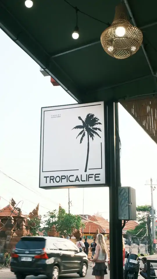 Tropicalife market in motion