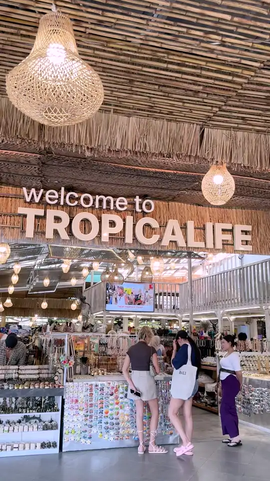 A day at Tropicalife market